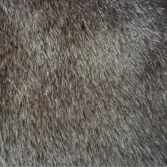 Baby Gap Chocolate Brown Faux Fur Sleeveless Vest With Bow Detail SZ 0-6 Months - Picture 6 of 11